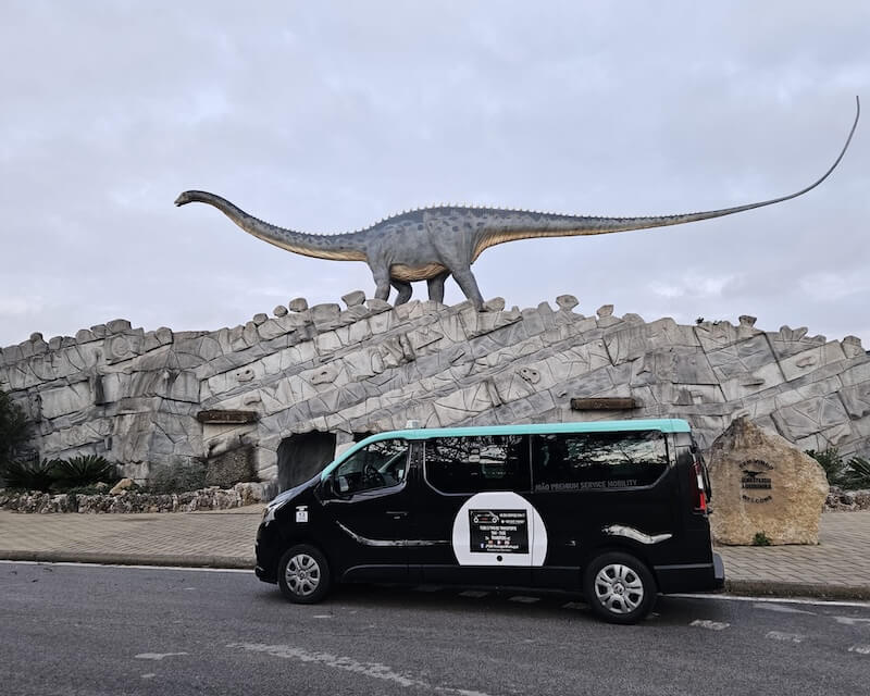 Serviço de táxi para o Dino Park na Lourinhã