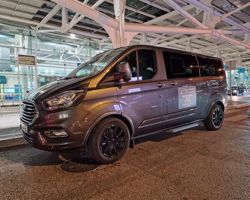 Transfer para o Aeroporto de Lisboa com veículo Ford