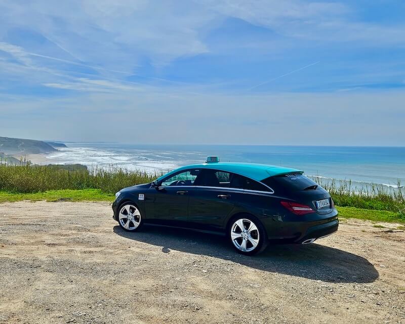 Veículo Mercedes CLA utilizado no serviço de táxi em Peniche e Lourinhã